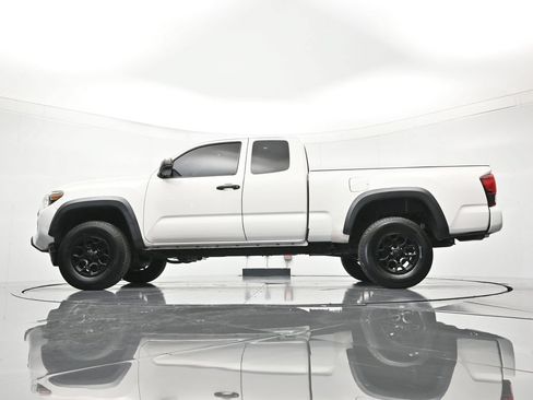Used 2022 Toyota Tacoma SR w/ SX Package RWD image 43