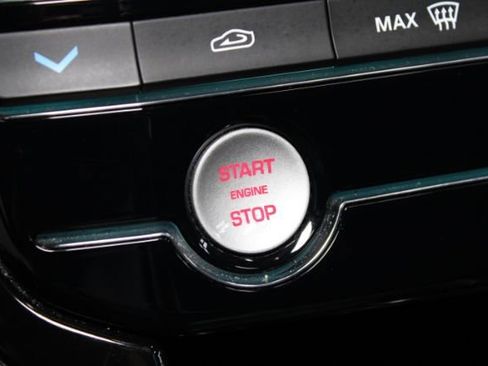 Used 2017 Jaguar XE Premium image 13