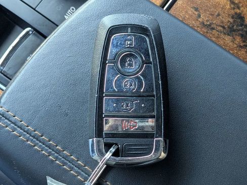 Used 2022 Lincoln Navigator Black Label AWD/4WD image 32