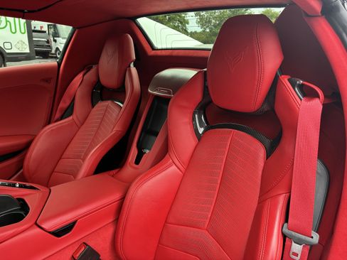 Used 2025 Chevrolet Corvette Stingray Premium Conv w/ Z51 Performance Package RWD image 14