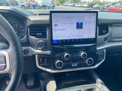 Used 2024 Ford Expedition XLT AWD/4WD image 12
