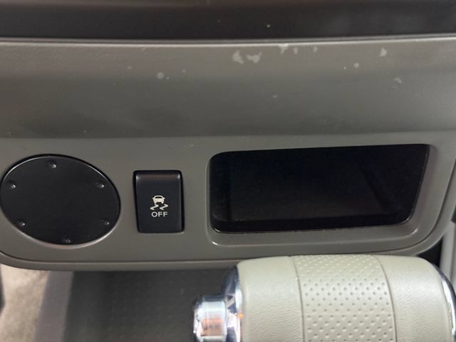 Used 2018 Nissan Frontier SV RWD image 18