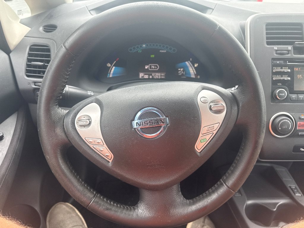 Used 2015 Nissan Leaf S w/ Charge Package FWD image 13