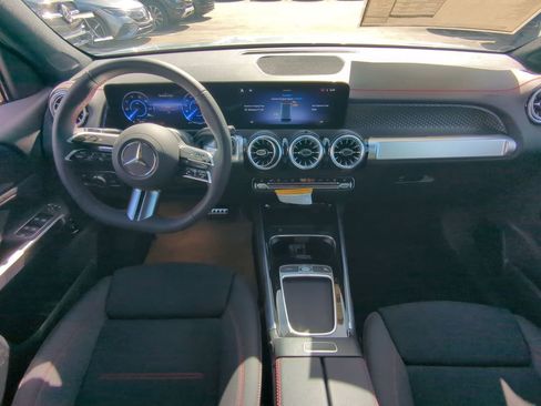 Used 2024 Mercedes-Benz EQB 300 4MATIC image 2