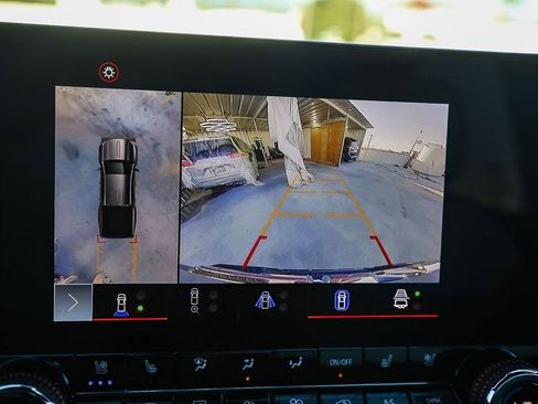 Used 2023 GMC Canyon AT4X image 26