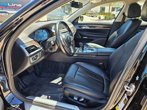 Used 2018 BMW 740i image 19
