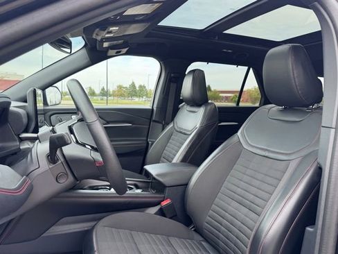 Used 2025 Ford Explorer ST-Line w/ Premium Package image 6