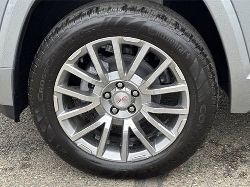 New 2026 GMC Terrain Denali w/ LPO, Floor Liner Package image 32