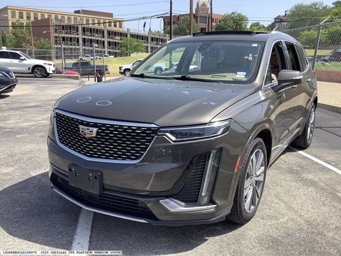Used 2020 Cadillac XT6 Premium Luxury w/ Platinum Package FWD image 4