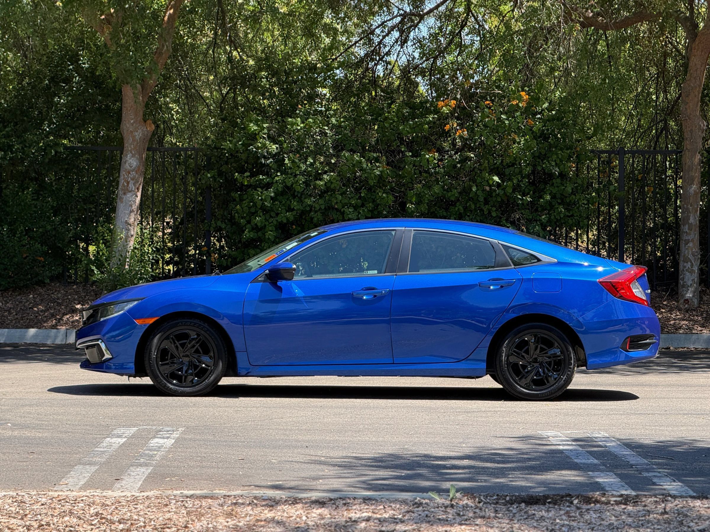 Used 2020 Honda Civic LX image 2