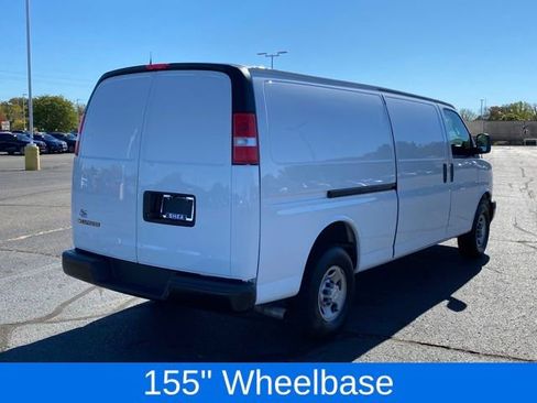 Used 2024 Chevrolet Express 2500 Extended image 3