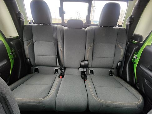 Used 2025 Jeep Gladiator Nighthawk image 9