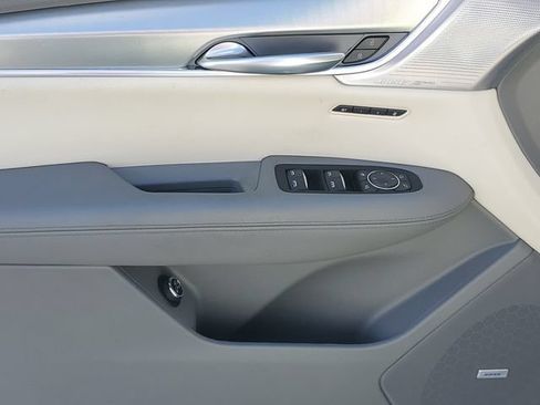 Certified 2023 Cadillac XT5 Premium Luxury FWD image 9