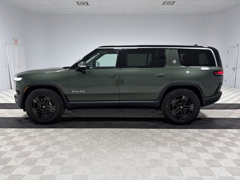 Used 2024 Rivian R1S Adventure AWD/4WD image 2