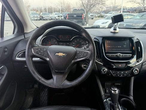 Used 2017 Chevrolet Cruze Premier image 23