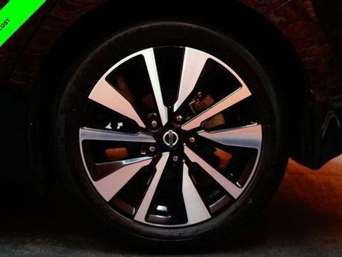 Certified 2021 Nissan Sentra SV w/ SV Premium Package FWD image 76