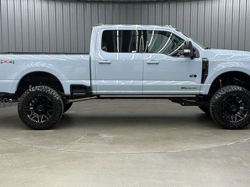 Used 2025 Ford F250 Platinum image 6