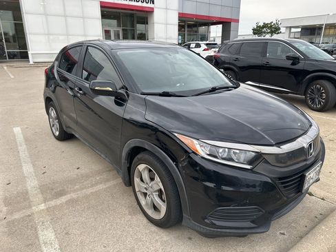 Used 2020 Honda HR-V LX image 2