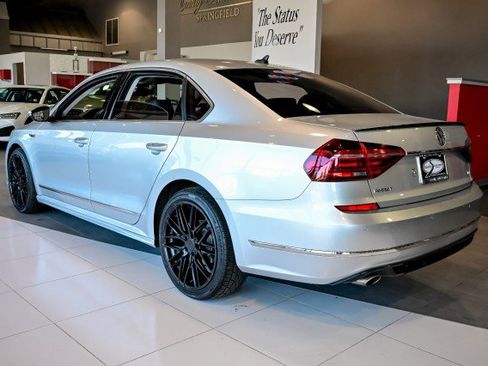 Used 2019 Volkswagen Passat 2.0T SE R-Line FWD image 7