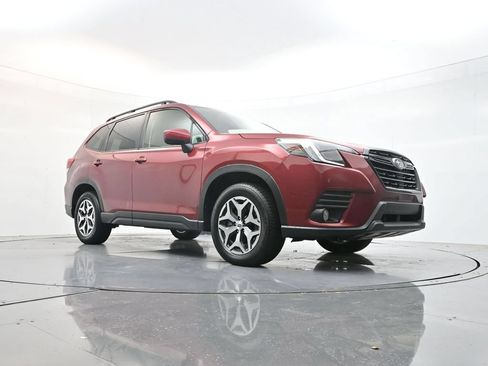 Used 2023 Subaru Forester Premium AWD/4WD image 36