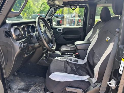Used 2019 Jeep Wrangler Sport AWD/4WD image 4