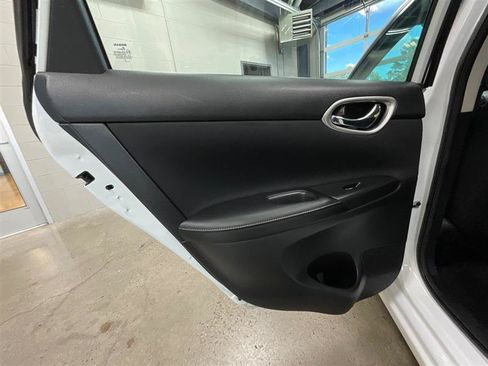 Used 2019 Nissan Sentra SV FWD image 19