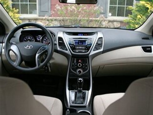 Used 2016 Hyundai Elantra SE image 15