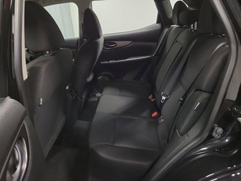 Used 2021 Nissan Rogue Sport S image 22