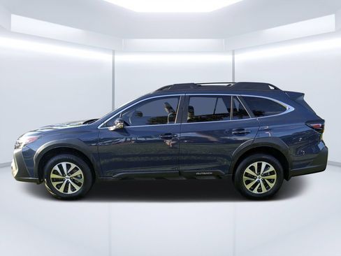 Certified 2025 Subaru Outback Premium AWD/4WD image 6