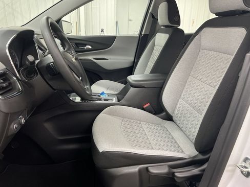 Used 2023 Chevrolet Equinox LS AWD/4WD image 18