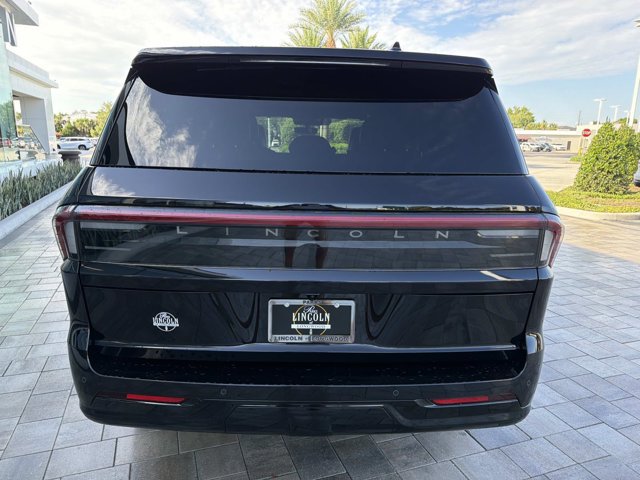 New 2027 Lincoln Navigator Black Label AWD/4WD image 3