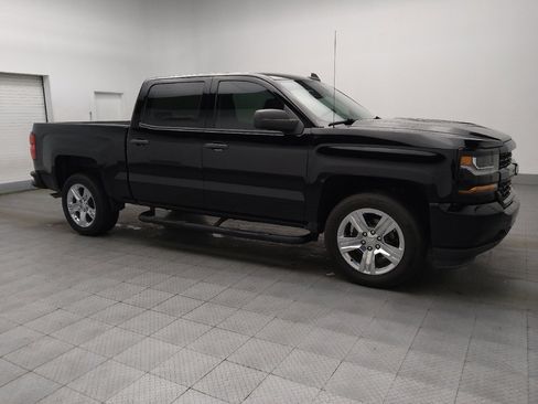Used 2018 Chevrolet Silverado 1500 Custom w/ Custom Value Package image 11