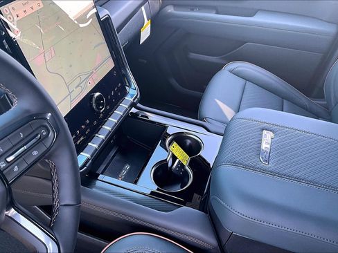 New 2026 GMC Yukon AT4 w/ AT4 Premium Plus Package AWD/4WD image 8