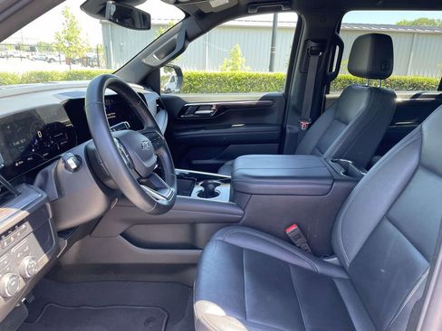 Used 2025 Chevrolet Suburban Z71 AWD/4WD image 22