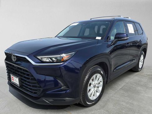 Certified 2024 Toyota Grand Highlander AWD image 3