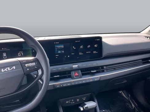 Used 2025 Kia K4 FWD image 7