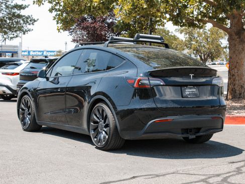 Used 2022 Tesla Model Y Performance AWD/4WD image 7