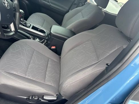 Used 2019 Toyota Tacoma TRD Sport w/ Technology Package RWD image 13