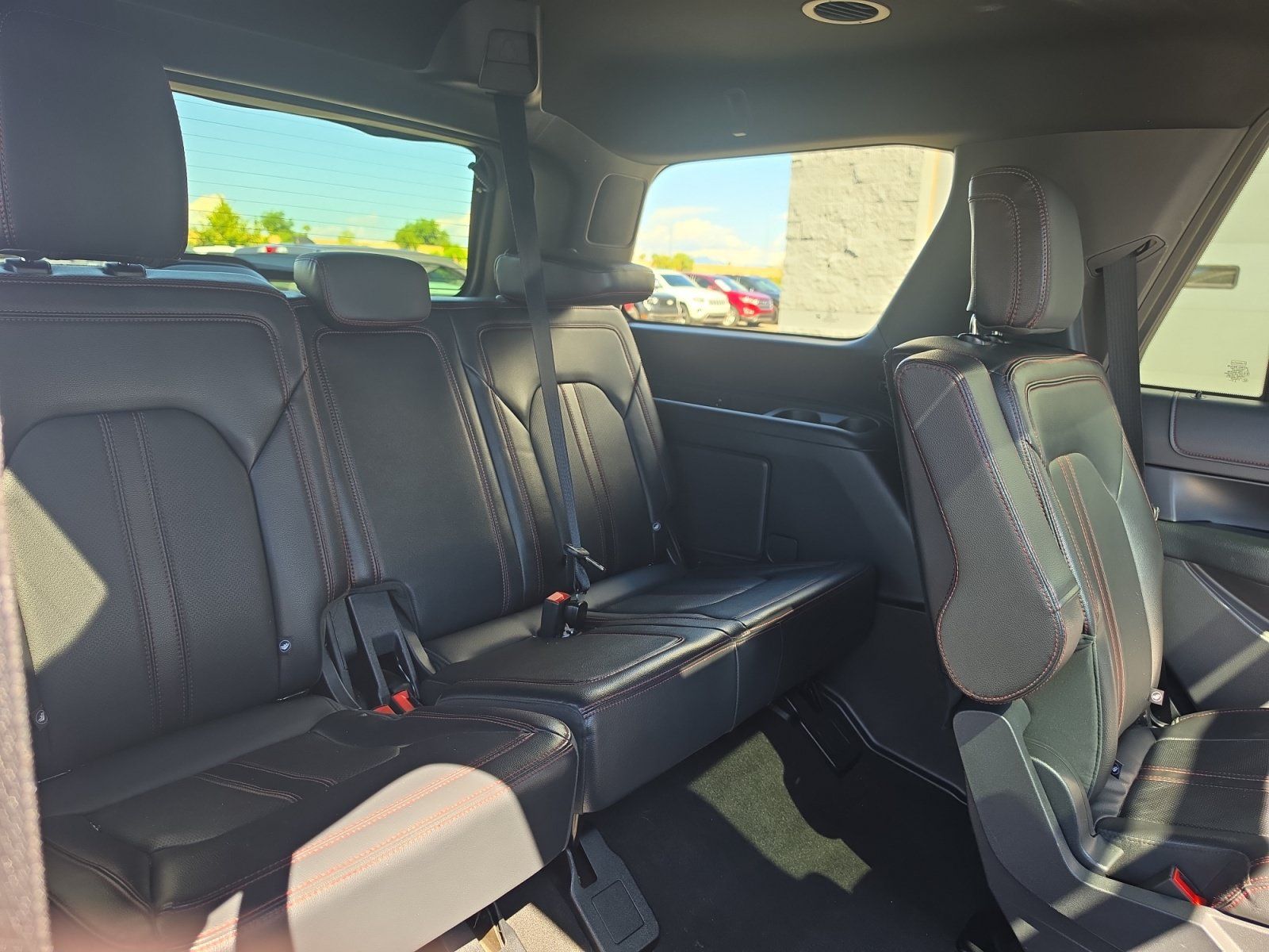 Used 2024 Ford Expedition Limited AWD/4WD image 28