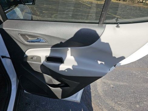 Used 2022 Chevrolet Equinox LT image 17