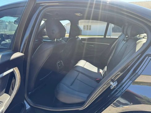 Used 2018 BMW 330i xDrive Sedan AWD/4WD image 12