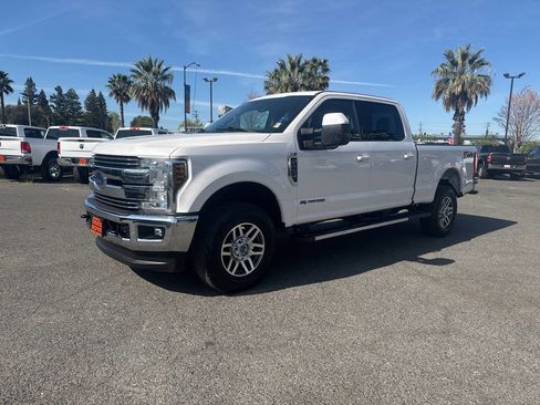 Used 2018 Ford F250 Lariat w/ Lariat Value Package image 2