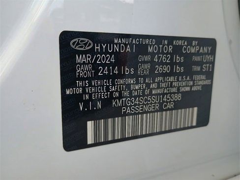 Used 2025 Genesis G70 2.5T w/ Sport Prestige Package image 33