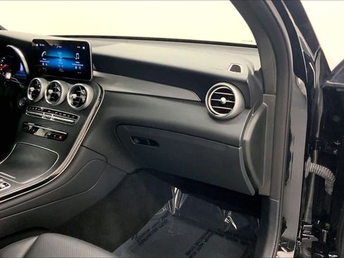 Certified 2022 Mercedes-Benz GLC 300 image 27