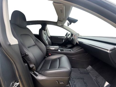 Used 2023 Tesla Model Y Long Range Dual Motor All-Whee image 11