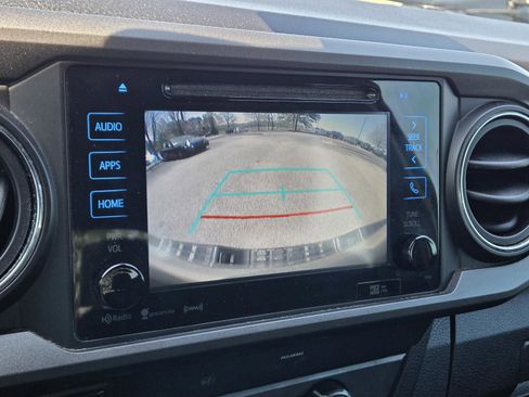 Used 2019 Toyota Tacoma TRD Off-Road w/ Technology Package image 26