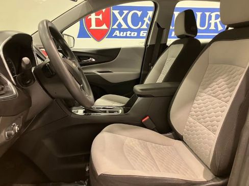 Used 2020 Chevrolet Equinox LS image 18