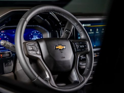 Used 2025 Chevrolet Silverado 3500 High Country w/ Technology Package AWD/4WD image 36