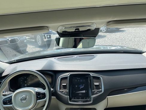Used 2019 Volvo XC90 T5 Momentum w/ Multimedia Package AWD/4WD image 7