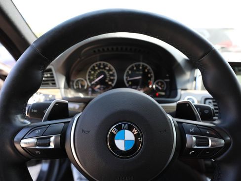 Used 2014 BMW 550i xDrive Sedan AWD/4WD image 25